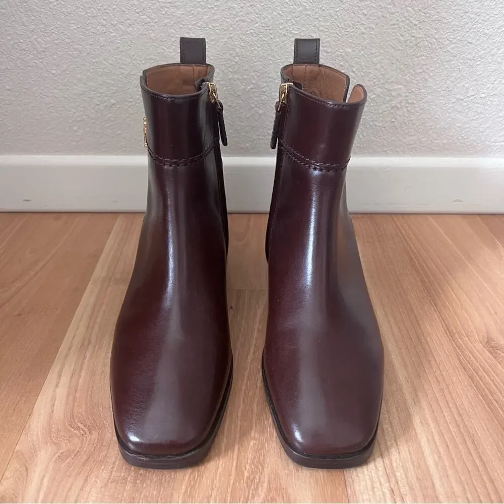 TORY BURCH Everly Gold Logo Leather Boot In Brown Size 6 $438
